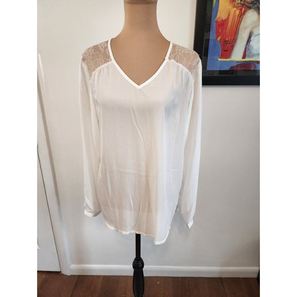 NWT Zashi Medium Cream Back Pleated / Lace Blouse